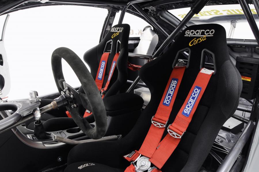 Интерьер Scion tC by R*SR 2009 года  (фото 3 из 14)
